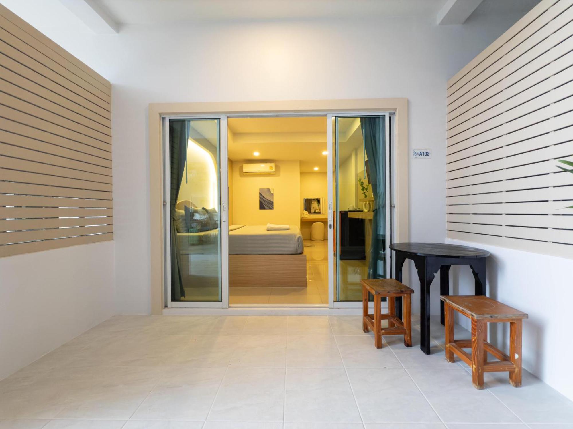 The Seathru Koh Larn Hotel Pattaya Exterior foto
