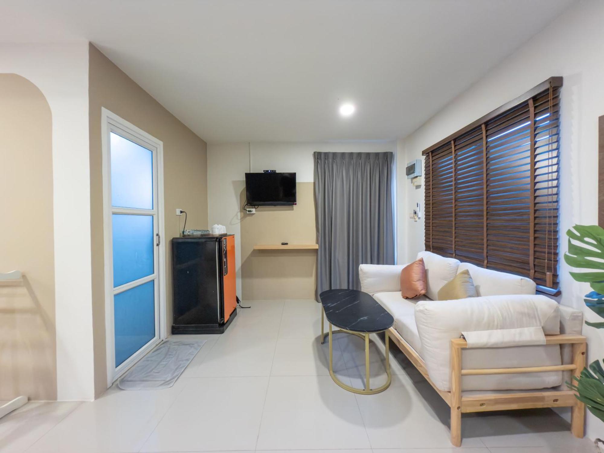 The Seathru Koh Larn Hotel Pattaya Exterior foto