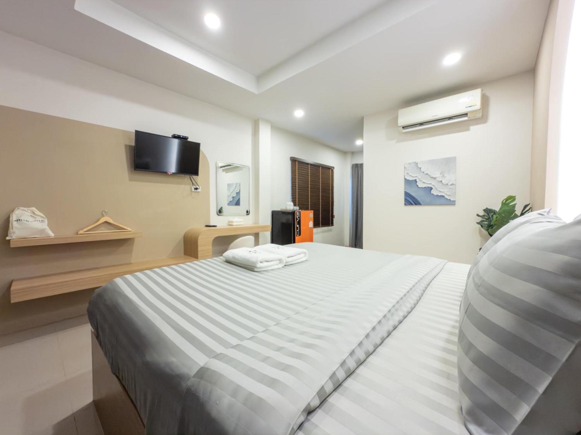 The Seathru Koh Larn Hotel Pattaya Exterior foto
