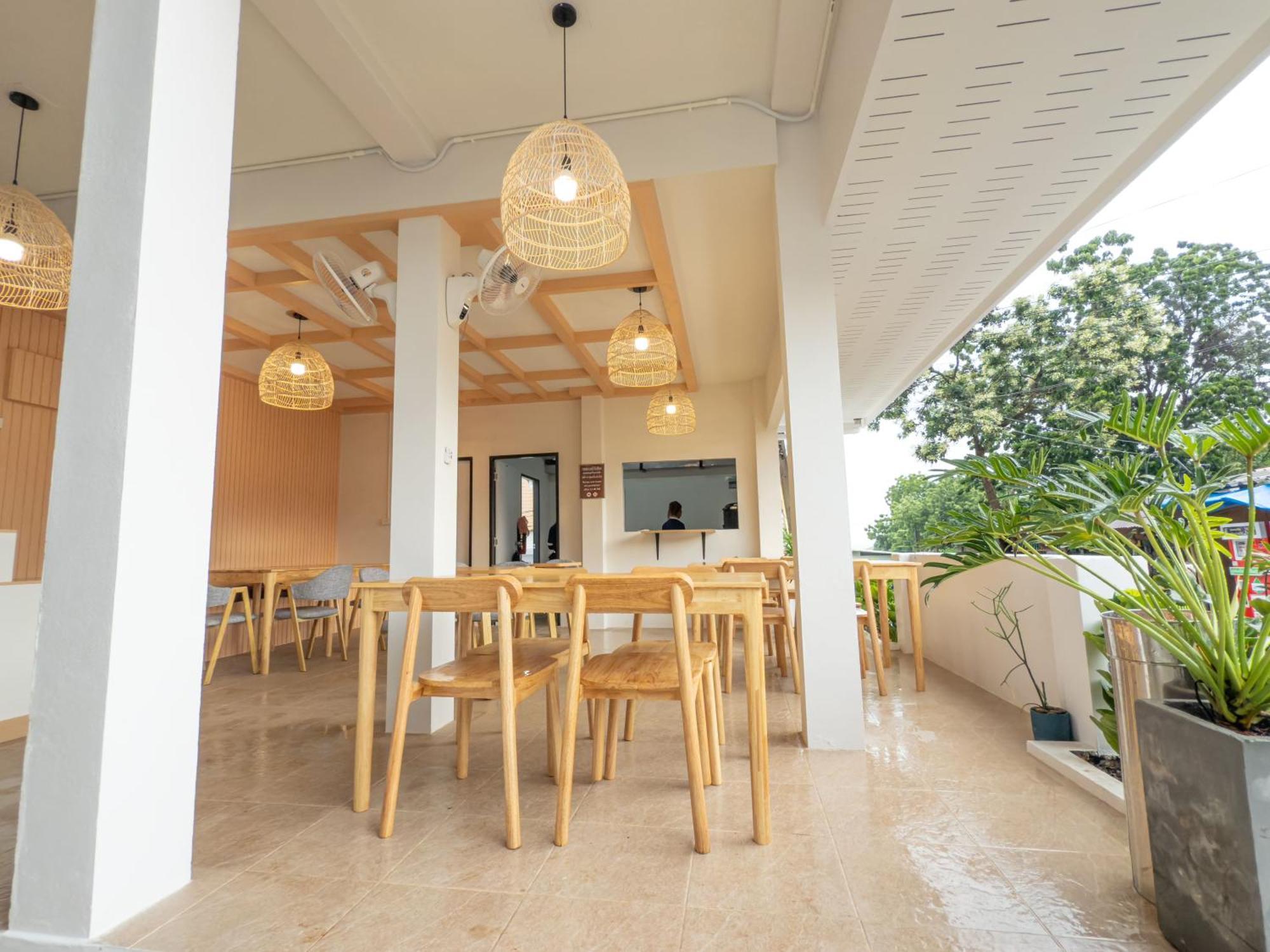The Seathru Koh Larn Hotel Pattaya Exterior foto