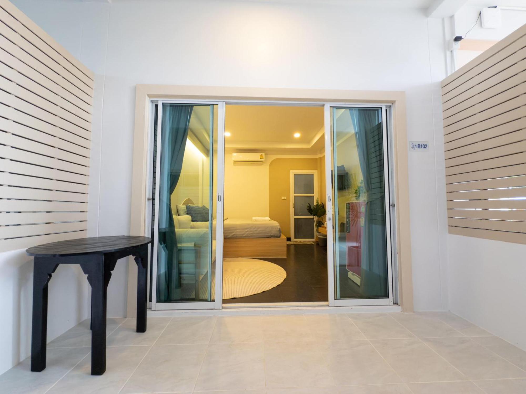 The Seathru Koh Larn Hotel Pattaya Exterior foto